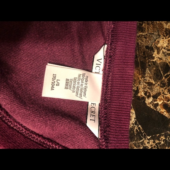 Victoria Secret top with cute back - Picture 4 of 4